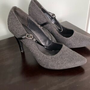 Fall high heels 👠 , grey flannel with black patent accent